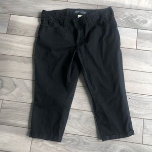 Faded glory black capris size 16